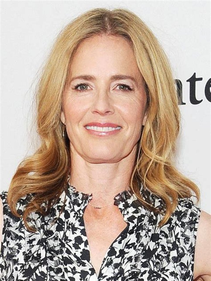 Fame | Elisabeth Shue net worth and salary income estimation Jan, 2024