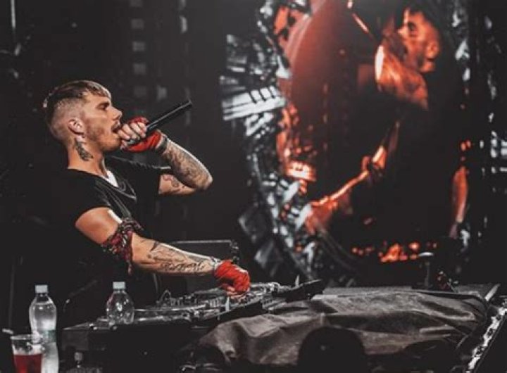 Elyar Fox Is Back With Brand New Single "Mango" And Drops Candid Video About His Troubles In The Music Industry