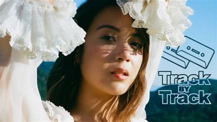 Emily Warren 'Quiet Your Mind' - Track by Track Album Review