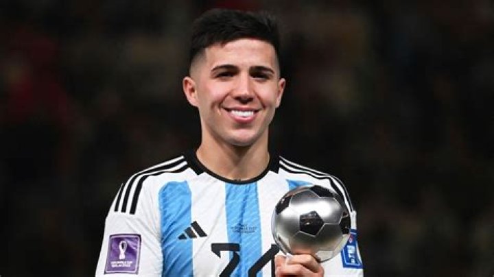 Enzo Fernandez Net Worth, Age, Height, Bio, Birthday, Wiki!