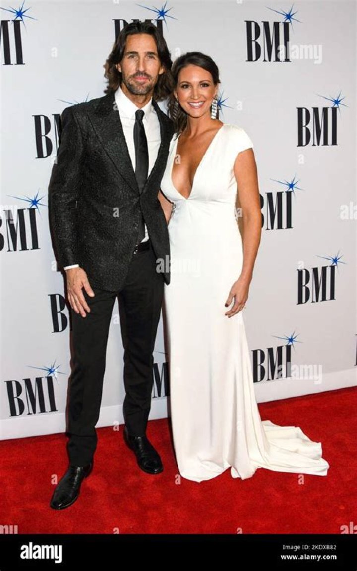 EXPLORE Jake Owen’ Girlfriend Erica Hartlein Wiki, Bio, Age, Height, Background, Married, Instagram!!