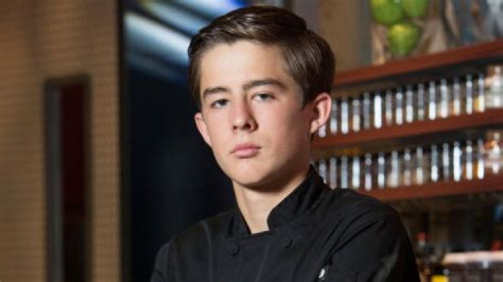 Estie Kung Net Worth, Age, Height, Bio, Birthday, Wiki!