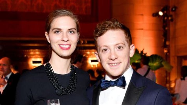 Ethan Slater Bio, Age, Parents, Wife, Children, Net Worth