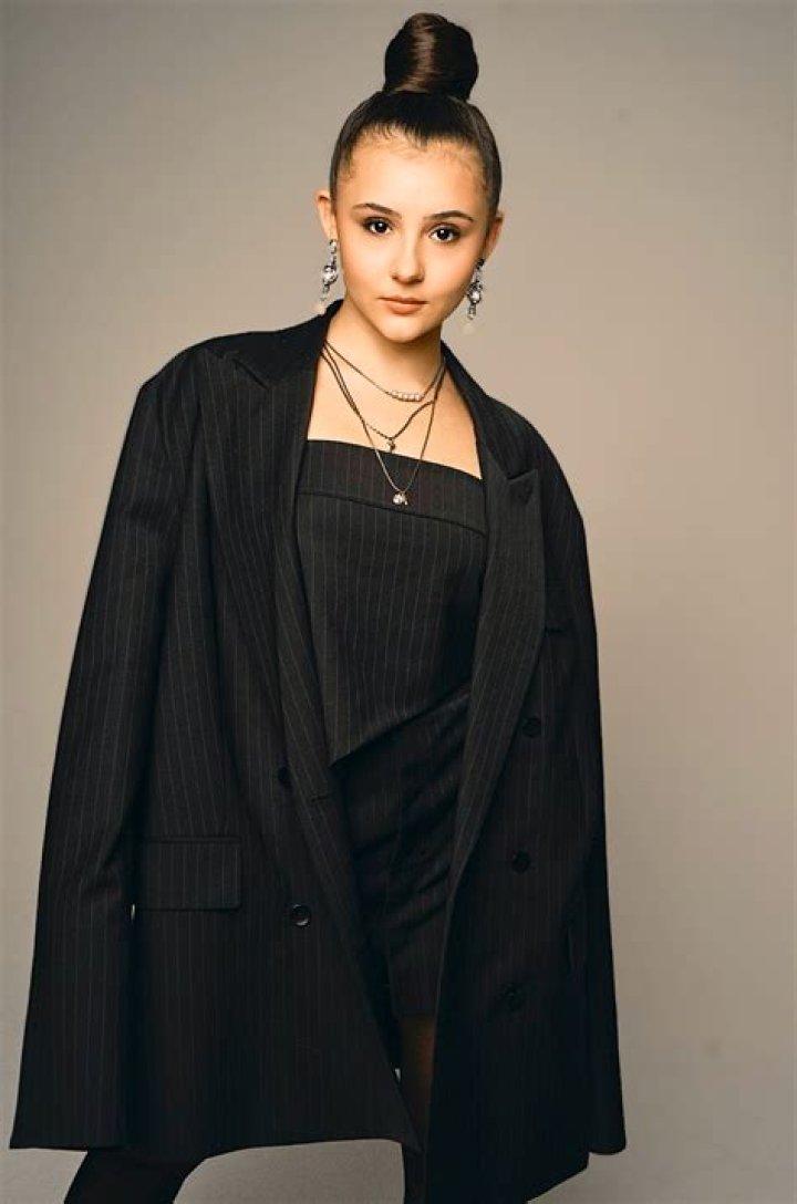 Eva Ariel Binder Net Worth, Age, Height, Bio, Birthday, Wiki!