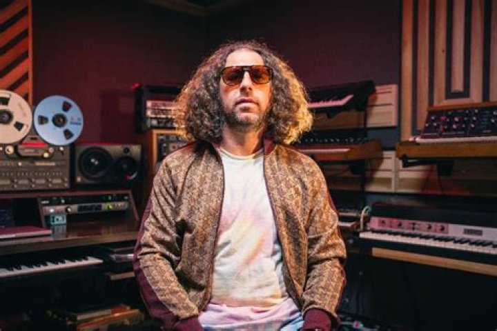 EXCLUSIVE: Flint Bedrock Talks Teaming Up With Platinum Selling Producer Laurence Hobbs