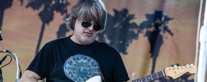 EXCLUSIVE: Guitarist Chris Smith Talks Session Career, Touring with Sarah Darling, Future Plans and More