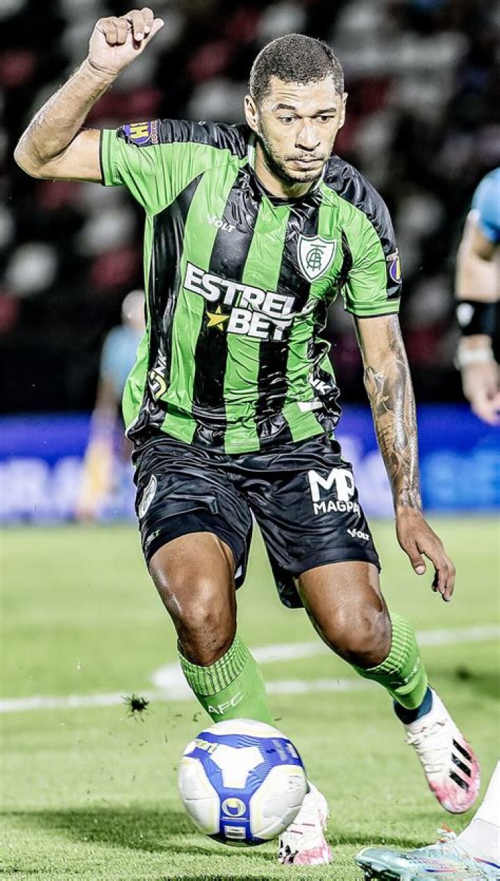 Fame | Fabinho (footballer, born 1999) net worth and salary income estimation Apr, 2024