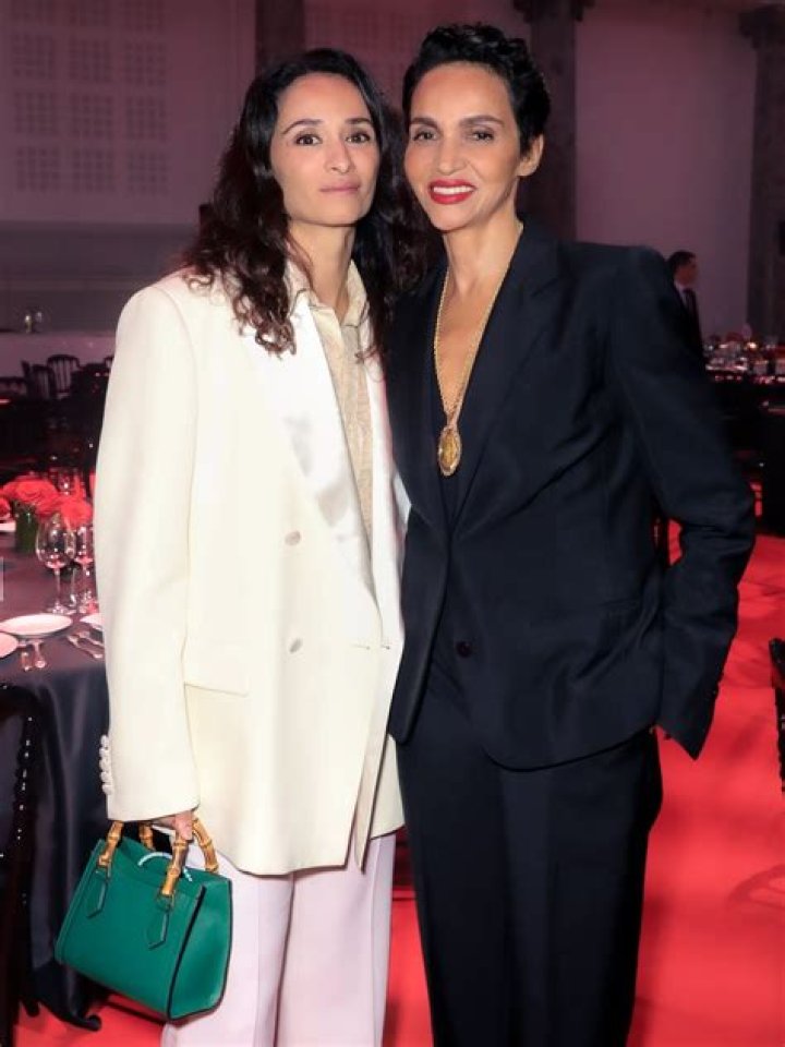 Farida Khelfa Taille