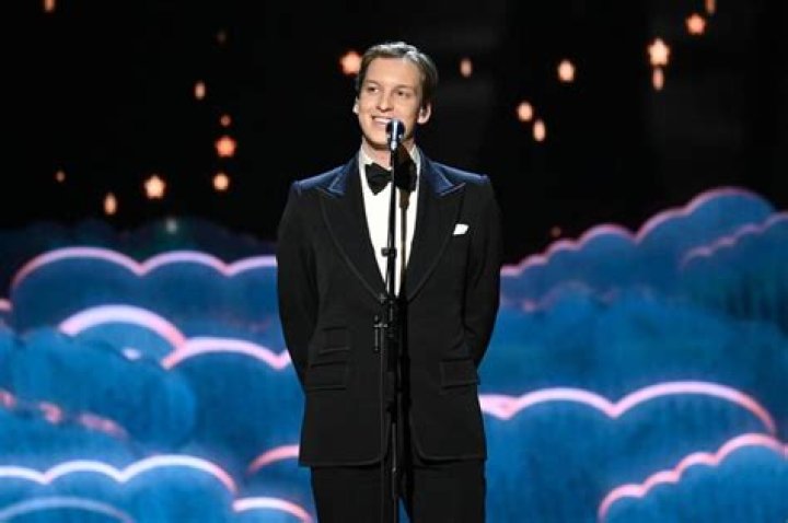 George Ezra Biography: Age, Net Worth, Height, Parents, Siblings, Spouse, Songs, Instagram, Awards, Wiki