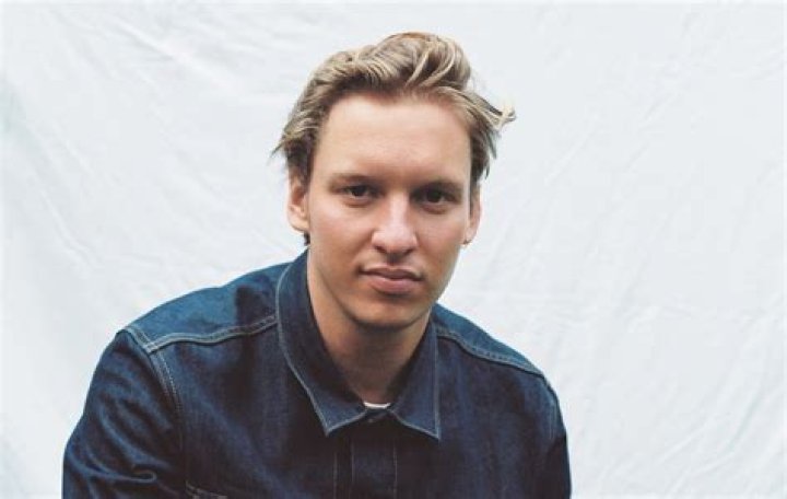 George Ezra Net Worth 2024, Age, Height, Bio, Birthday, Wiki!