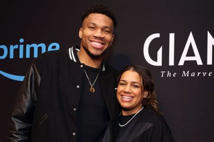 Giannis Antetokounmpo Biography: NBA, Age, Wife, Net Worth, Instagram, Wikipedia, Photos, Parents