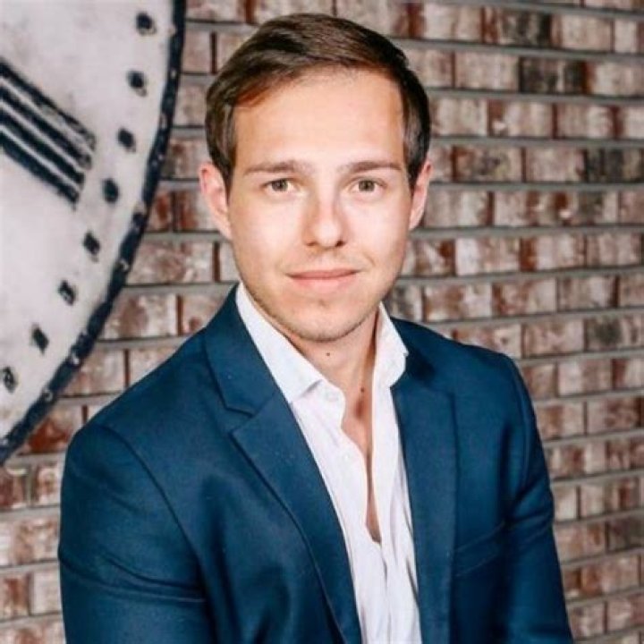 Graham Stephan- Bio, Wiki, Age, Girlfriend, Height, Net Worth, Career