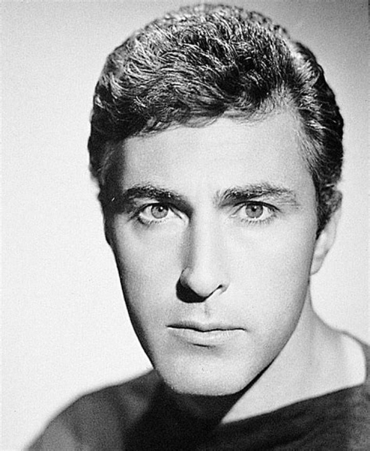 Guillermo Murray - Net Worth, Age, Height, Birthday, Bio, Wiki!