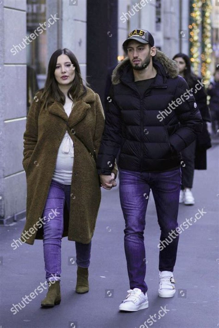 Hakan Calhanoglu wife: Sinem Gündogdu