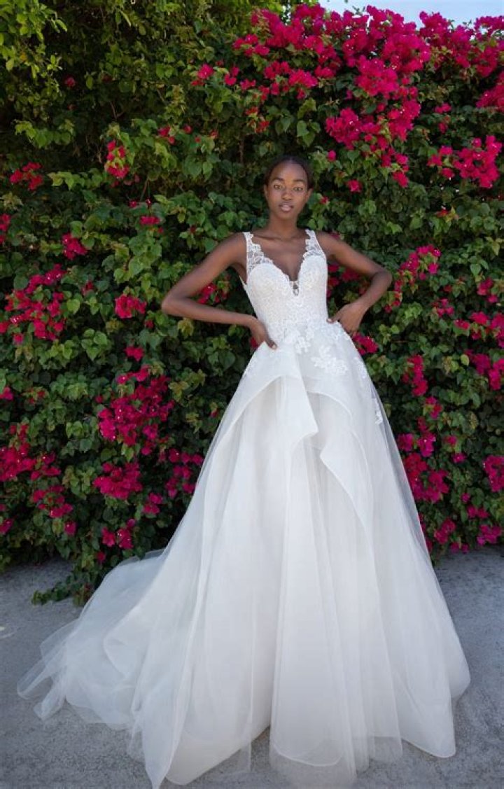 Hayley Paige Net Worth, Age, Height, Bio, Birthday, Wiki!