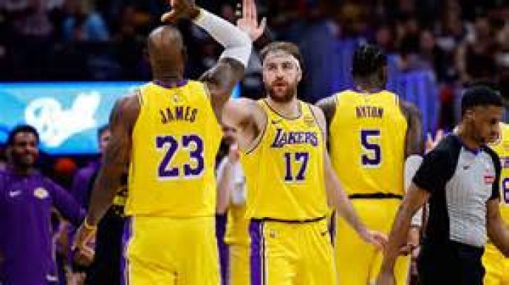 How many points does Drew Timme average?