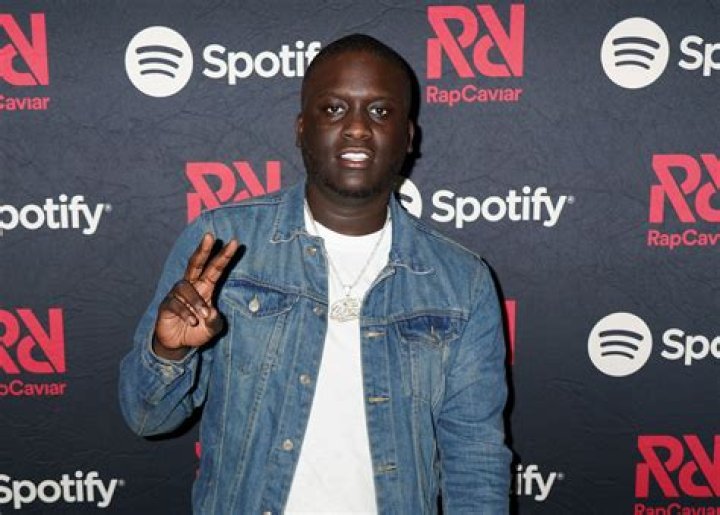 How Rich Is rapper Zoey Dollaz Today: Biography, Net Worth & more, Brief Intro