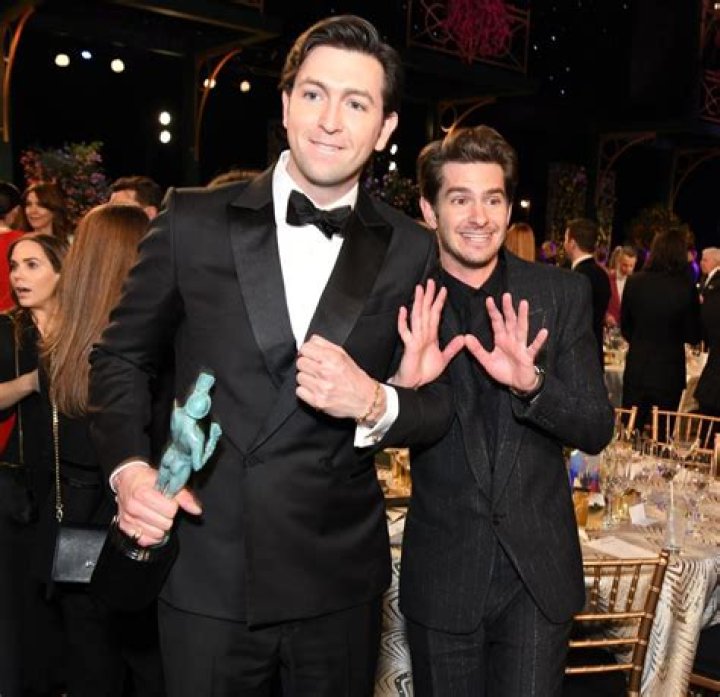 How Tall Is Nicholas Braun; Net Worth, Movies, Married, Facts, Family