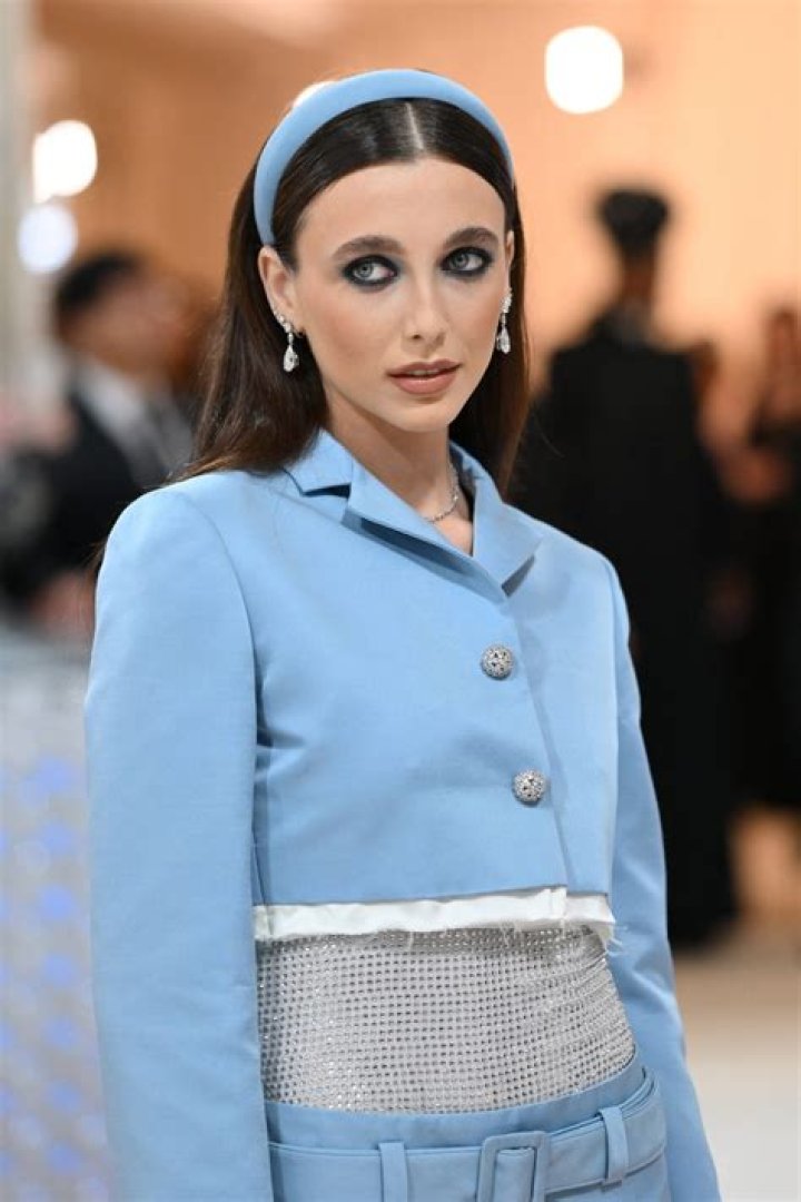 How to get Emma Chamberlain's classic summer look