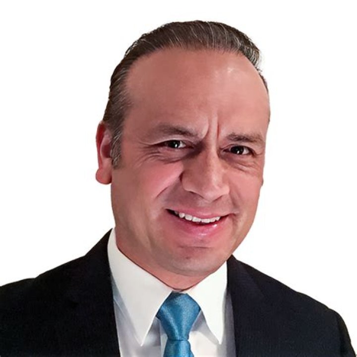 ‘Bachelor’ Alum Courtney Robertson engaged to Humberto Preciado and expecting a baby together!! EXPLORE their Wiki Facts