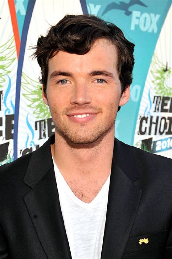 Ian Harding Net Worth, Age, Height, Bio, Birthday, Wiki!