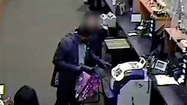 “I’m Still In Pain Due To The Slap” – Lizzy Gold Narrates Terrifying Encounter With Armed Robbers in Onitsha (VIDEO)