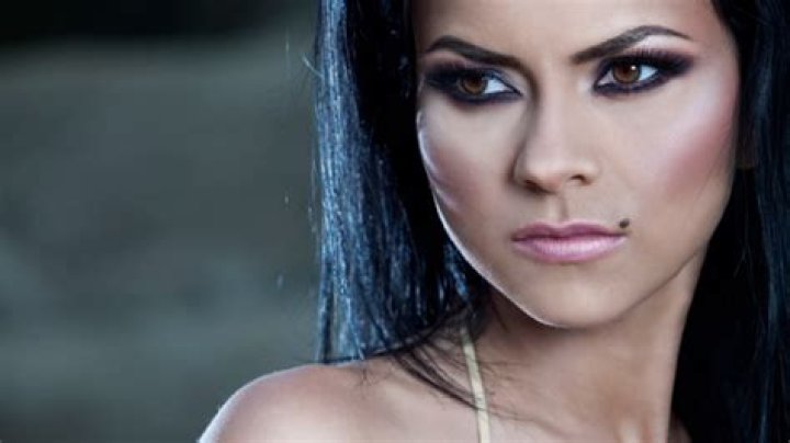 INNA Releases New Single And Music Video "Me Gusta"