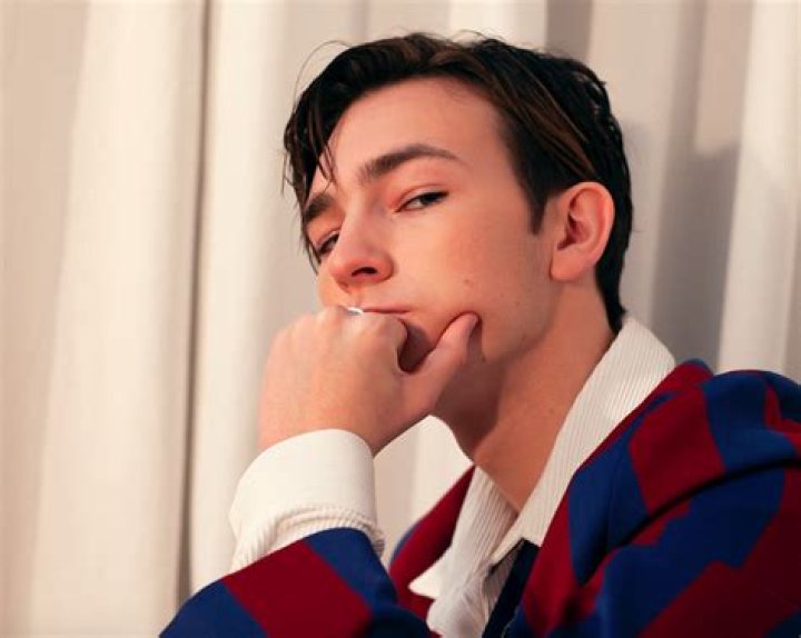 Interview: Denis Coleman on his new single 'Narcissist', plans for the future & what life is really like on tour with Little Mix!