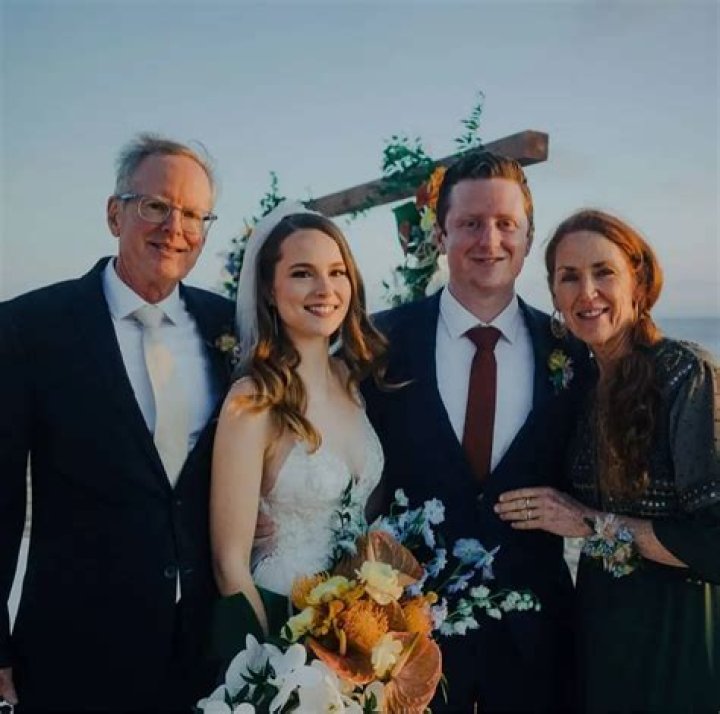 Is Bridgit Mendler Married? Who is Bridgit Mendler Married to?