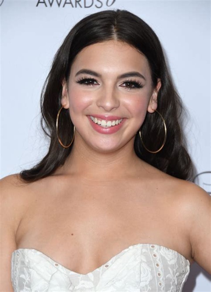 Isabella Gómez - Net Worth, Age, Height, Birthday, Bio, Wiki!