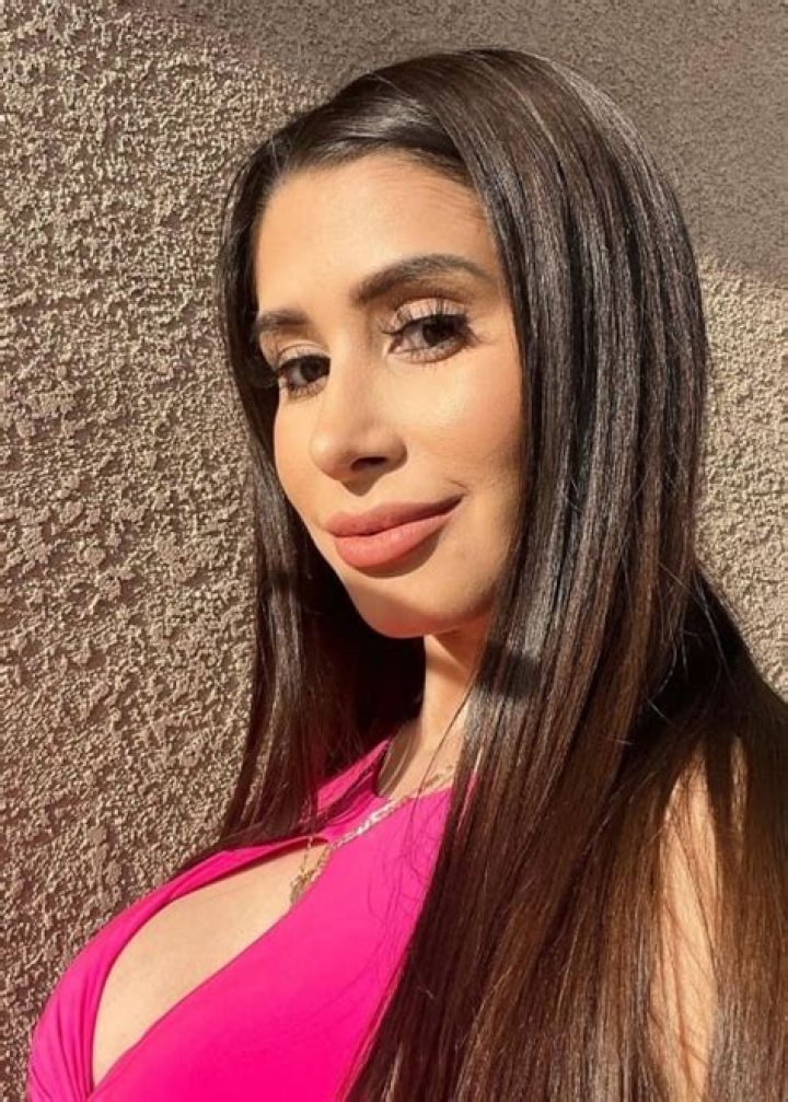 Itati Lopez Net Worth, Age, Height, Bio, Birthday, Wiki!