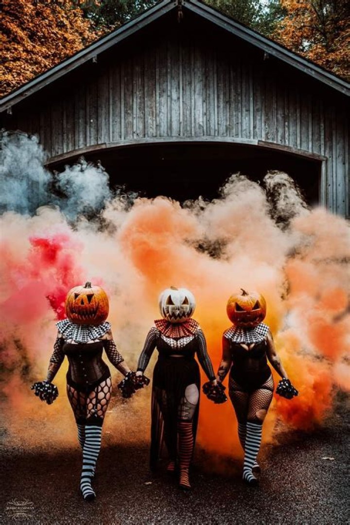 It's time to curate the cutest Halloween photo shoot