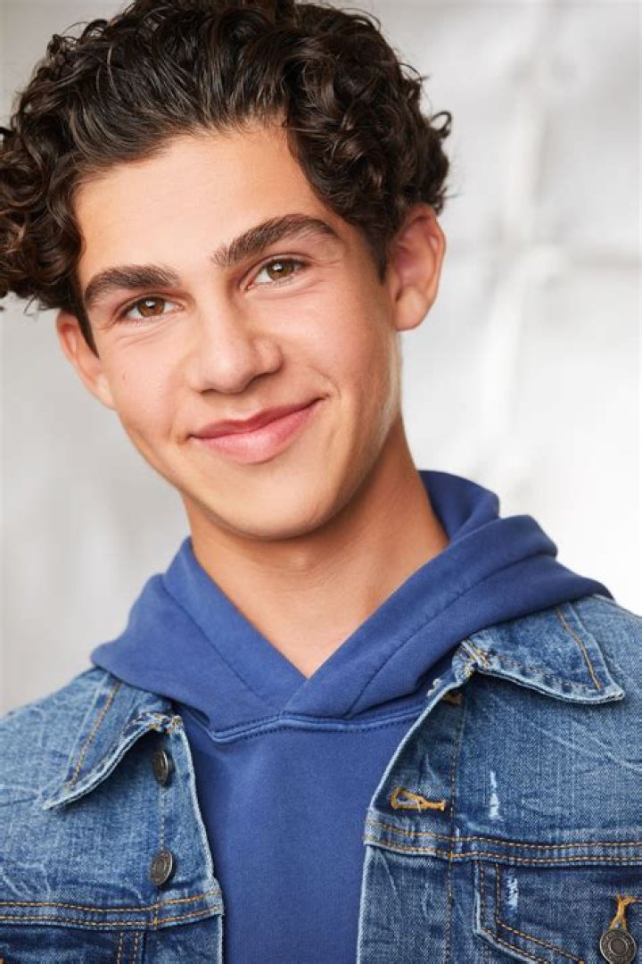 Jackson Dollinger talks Sydney to the Max, his new single and more