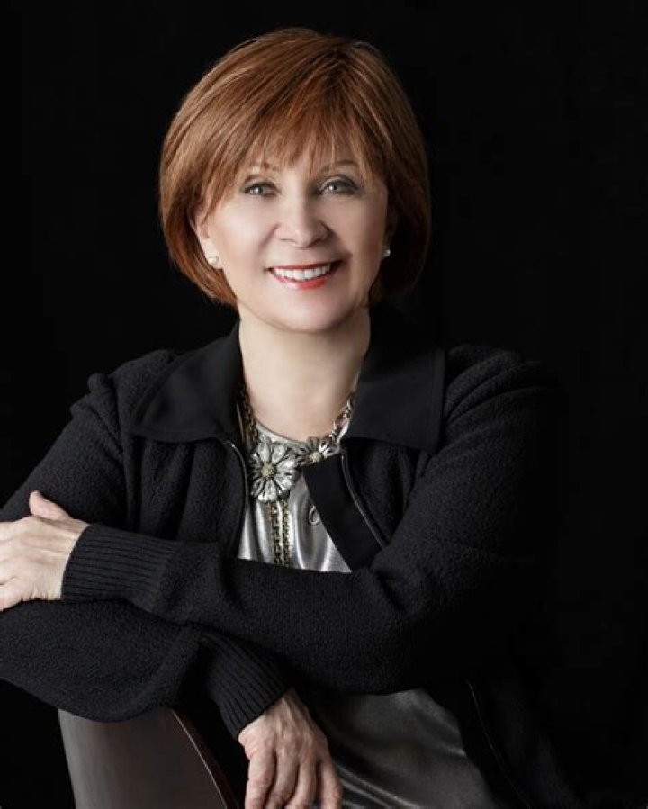 Janet Evanovich Net Worth 2024, Age, Height, Bio, Birthday, Wiki!