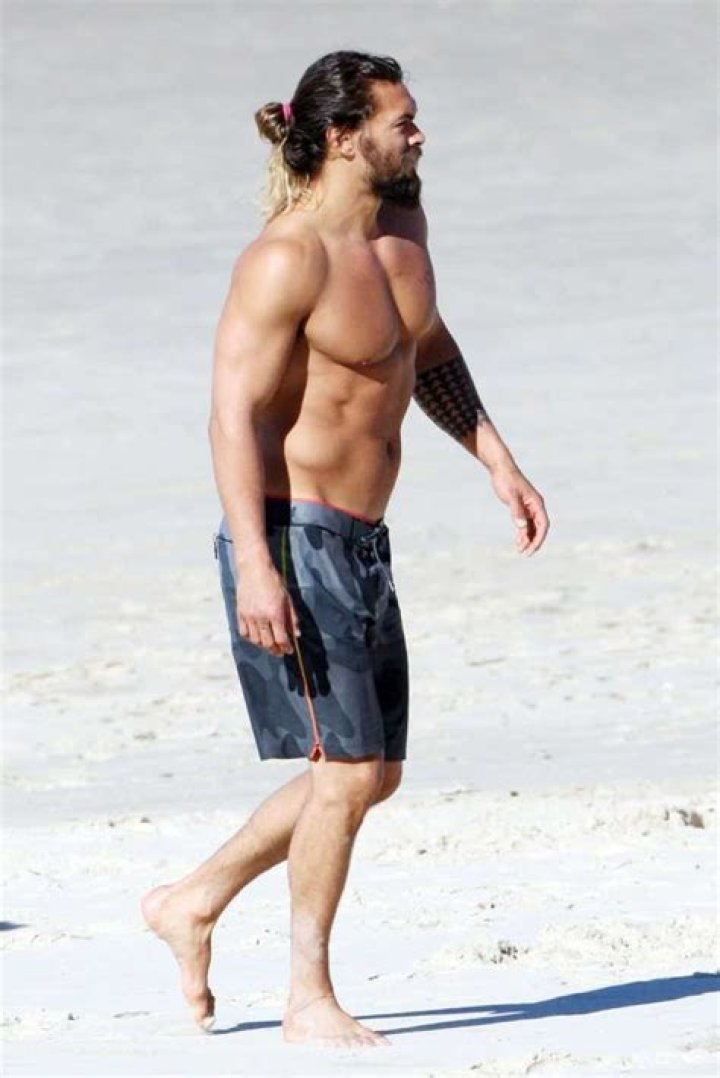 Jason Momoa Taille