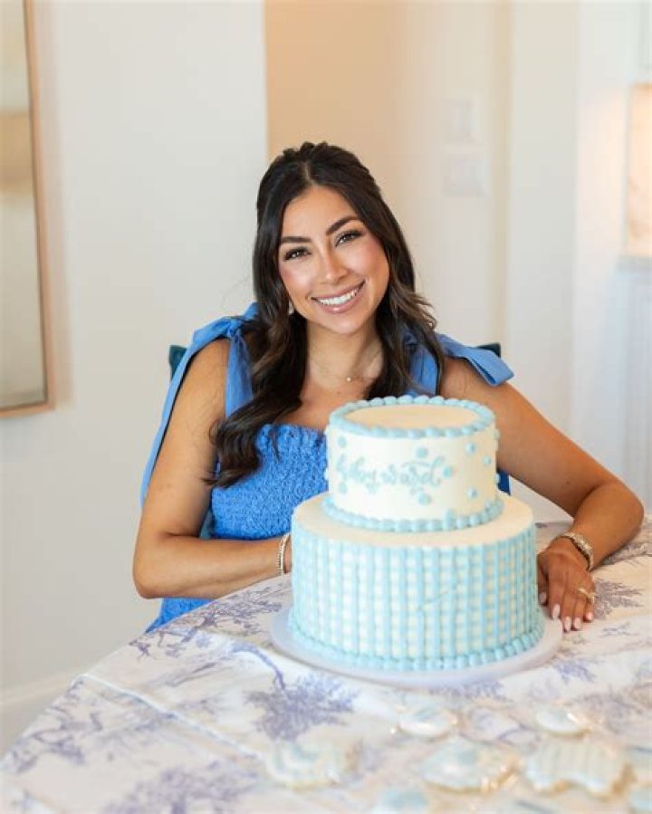 Jeanine Amapola- Biography, Age, Boyfriend, Net Worth, Height, Weight