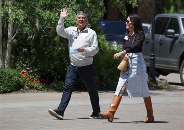 Fame | Jeff Shell net worth and salary income estimation Apr, 2024