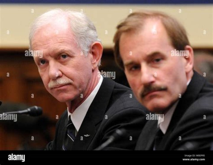 Fame | Jeffrey Skiles net worth and salary income estimation Apr, 2024