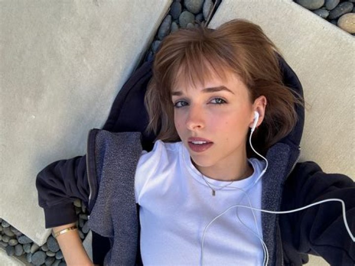 Jenn McAllister- Net worth, Wiki, Bio, Age, Boyfriend, Height, Career