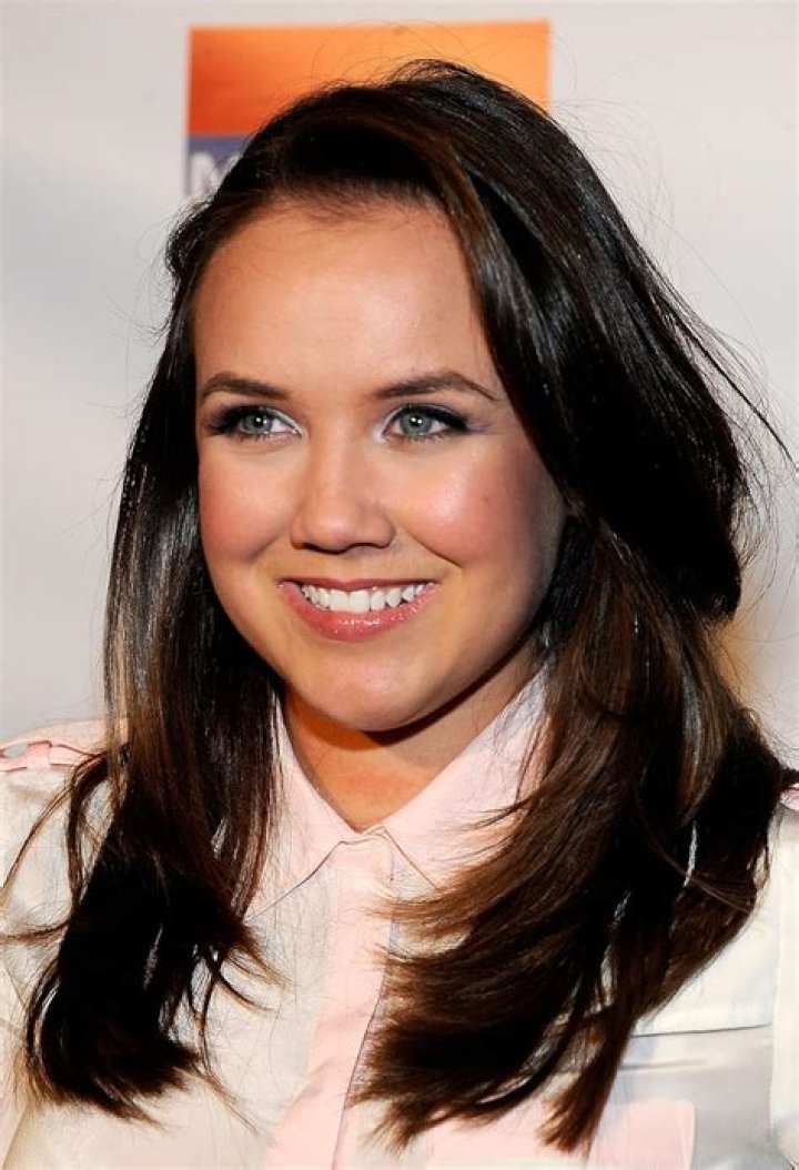 Jennifer Veal Net Worth, Age, Height, Bio, Birthday, Wiki!