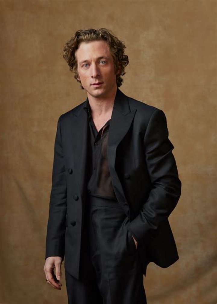 How rich is Jeremy Allen White: What is His Net Worth