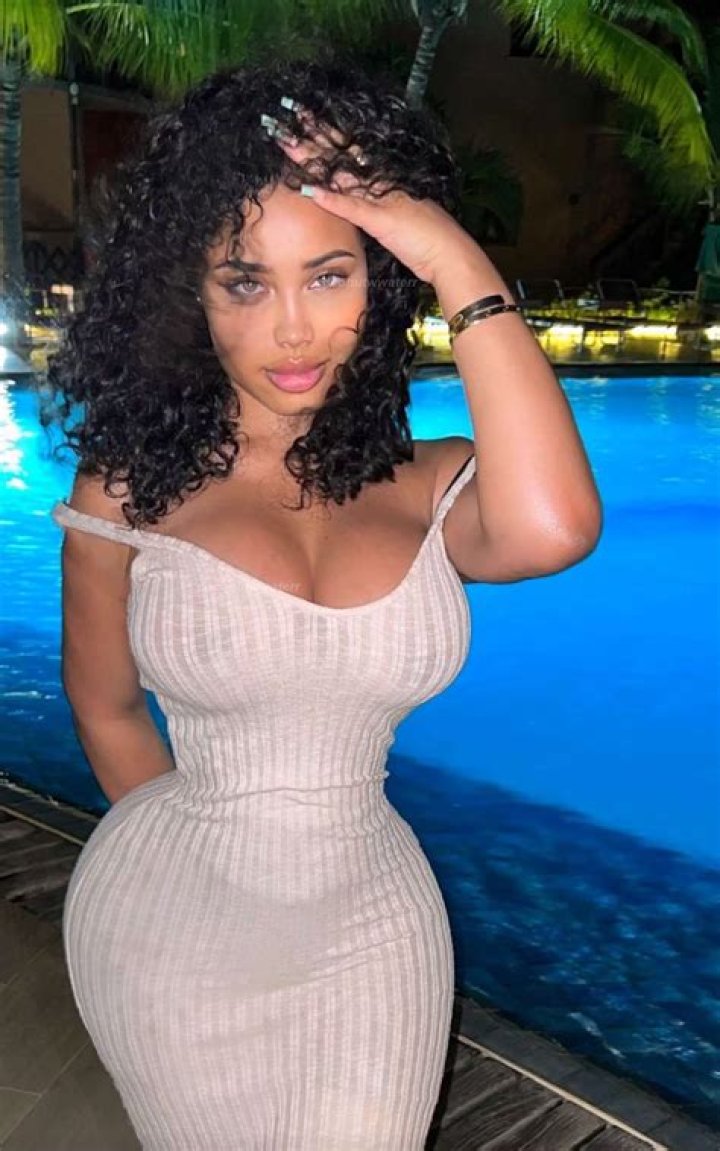 Jessy-Melissa Bara Net Worth, Age, Height, Bio, Birthday, Wiki!