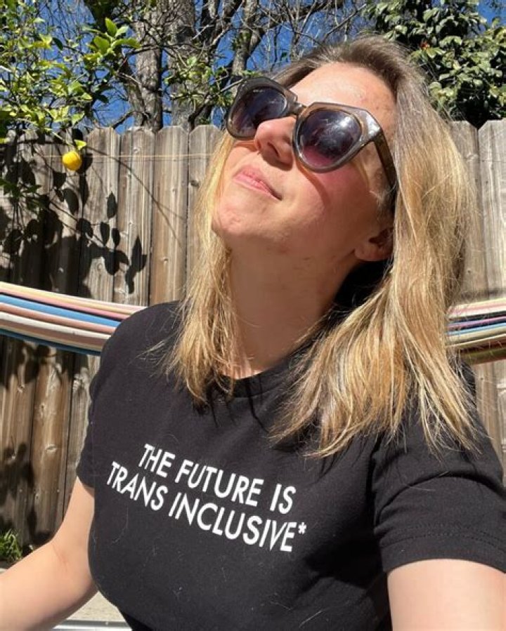 Jodie Sweetin Biography: Age, Net Worth, Spouse, Instagram, Height, Parents, Siblings, Children, Wiki, Awards, Movies