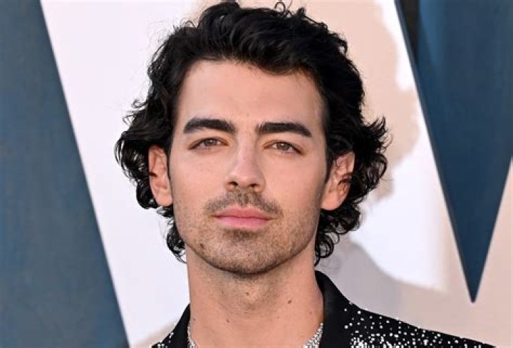 Joe Jonas - Celebrity