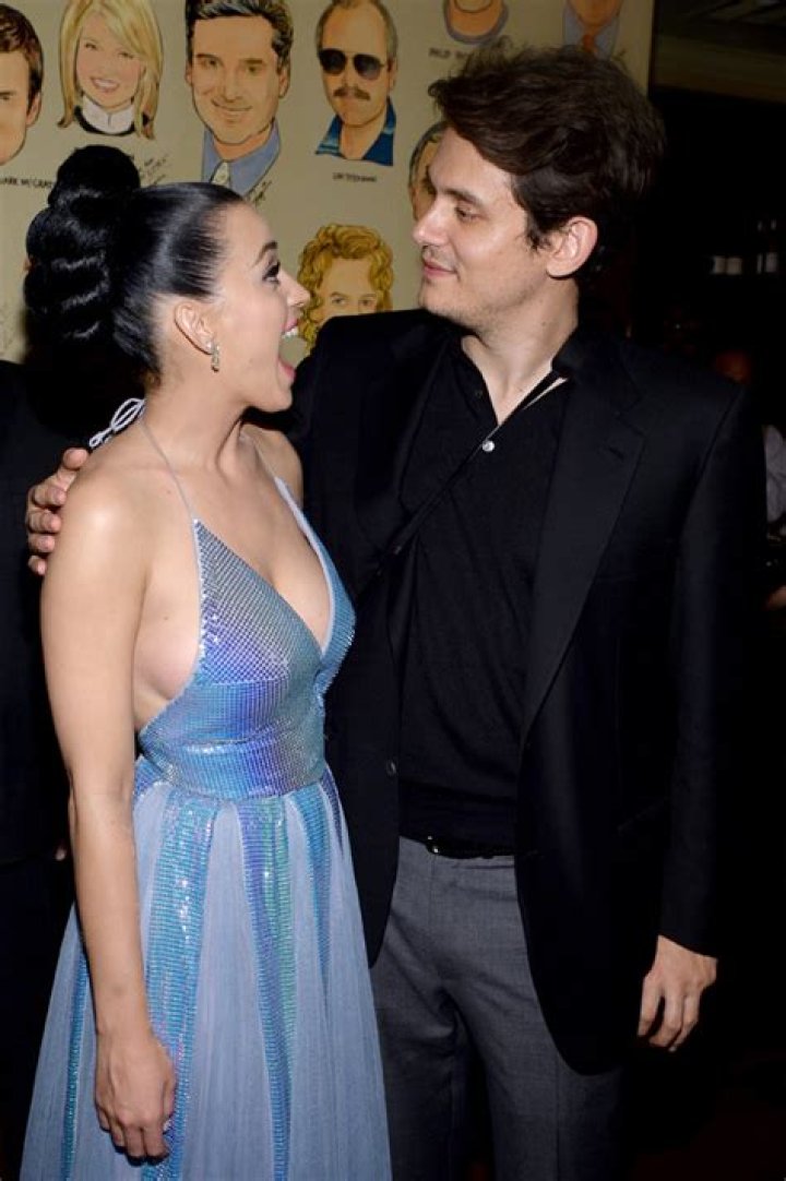 John Mayer & Miley Cyrus kissing?!? And Other Hanging Laundry