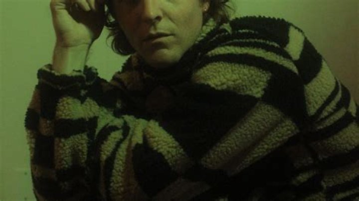 Johnny Stimson Unveils Vibrant Pop Single “Material Things”