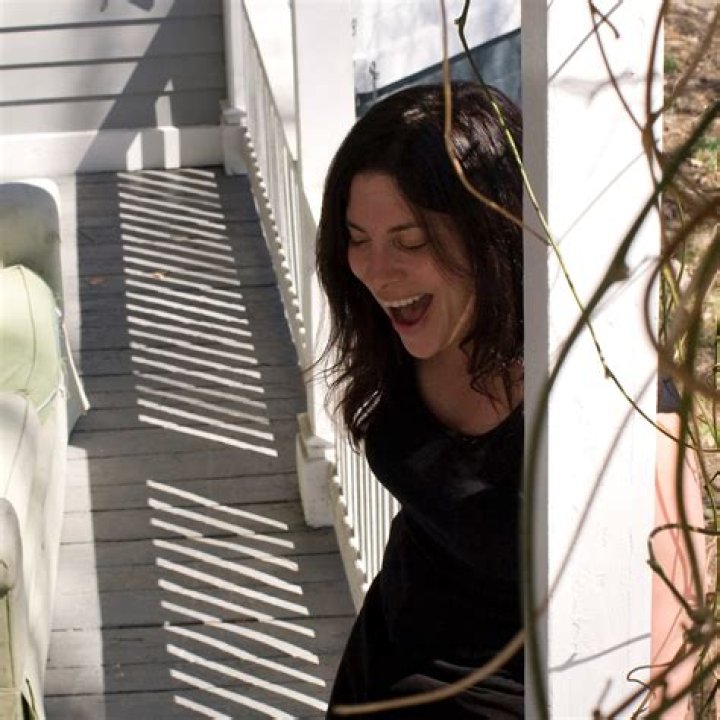 Julia Cafritz - Net Worth, Age, Height, Birthday, Bio, Wiki!