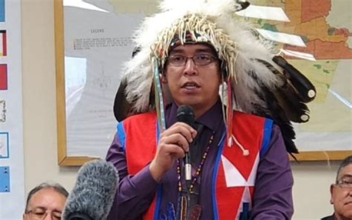 Fame | Julian Bear Runner net worth and salary income estimation Jan, 2024