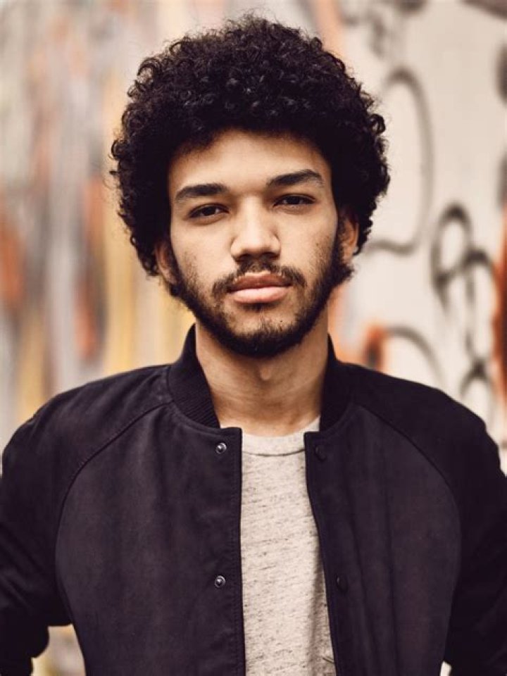 Justice Smith Net Worth, Age, Height, Bio, Birthday, Wiki!