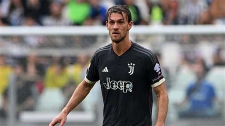 Juventus Daniel Rugani Tests Corona Positive; Wife, Net Worth, Height